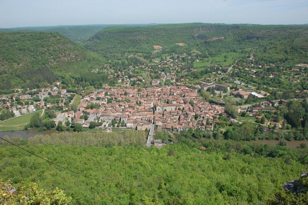 Auberge Lion D'Or Saint-Antonin Cameră foto